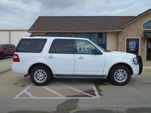 Used 2013 Ford Expedition XLT RWD image 5