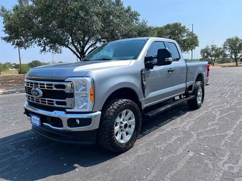 Used 2023 Ford F250 XLT w/ 360-Degree Camera Package AWD/4WD image 3