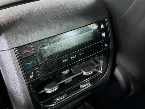 Certified 2024 Jeep Grand Cherokee L Limited w/ Luxury Tech Group II image 38