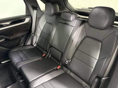 Certified 2025 Porsche Cayenne AWD/4WD image 22