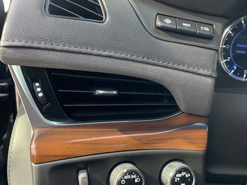 Used 2020 Cadillac Escalade ESV Luxury image 10