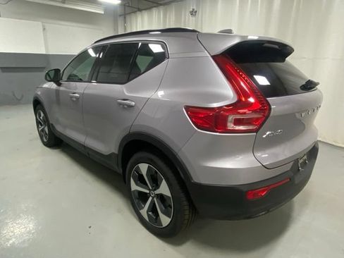 Used 2026 Volvo XC40 B5 Plus AWD/4WD image 2