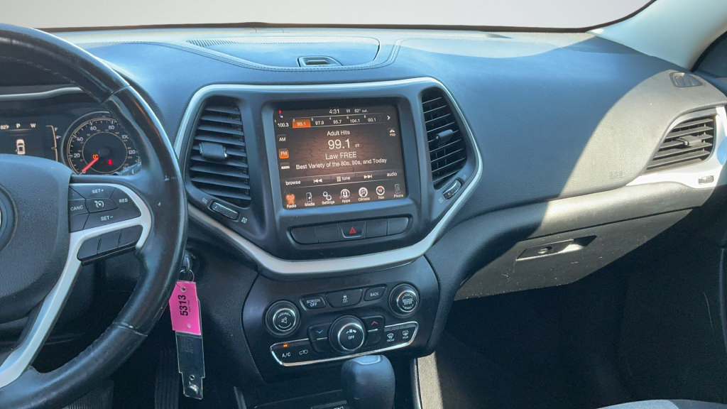 Used 2014 Jeep Cherokee Latitude AWD/4WD image 8
