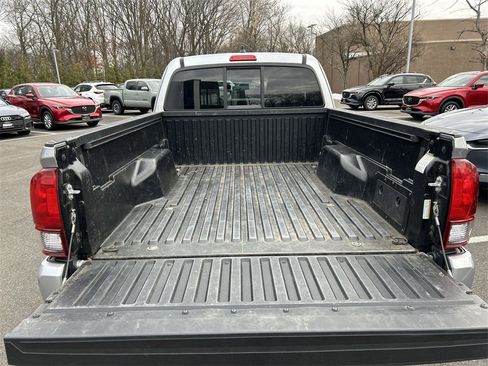 Used 2022 Toyota Tacoma SR image 26