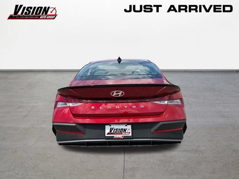 Used 2025 Hyundai Elantra Sport FWD image 6