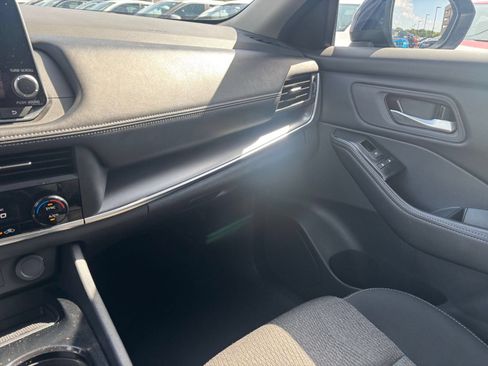 Used 2025 Nissan Rogue SV FWD image 37