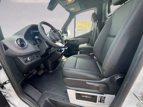 New 2025 Mercedes-Benz Sprinter 2500 image 8