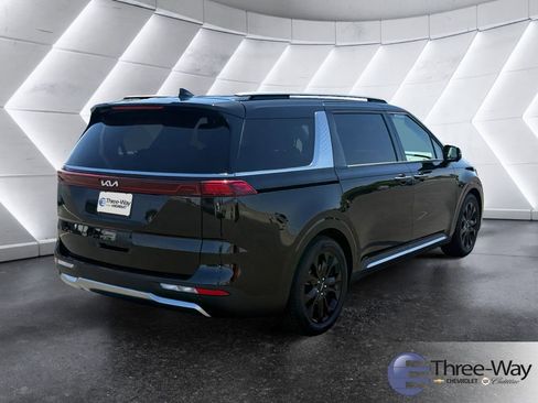 Used 2024 Kia Carnival SX Prestige image 5