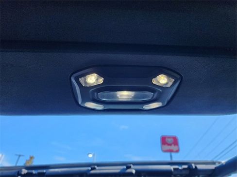 Used 2022 Jeep Wrangler Unlimited Sahara image 23