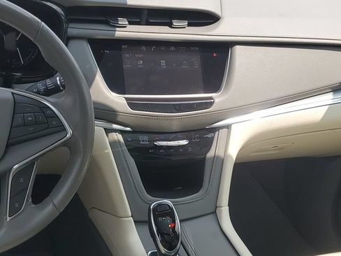 Certified 2019 Cadillac XT5 Luxury FWD image 14
