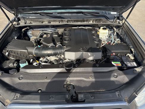 Used 2013 Toyota 4Runner Limited image 34