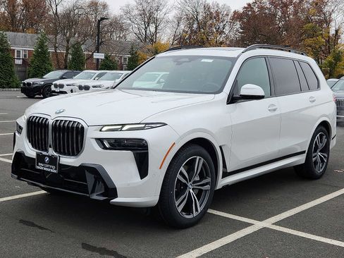 Certified 2024 BMW X7 xDrive40i w/ M Sport Package image 3