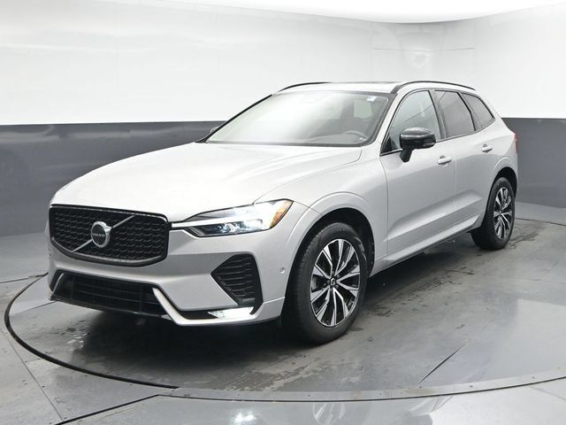 Used 2024 Volvo XC60 B5 Plus w/ Protection Package Premier AWD/4WD image 3
