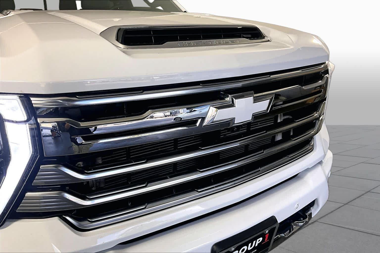 Used 2026 Chevrolet Silverado 3500 High Country w/ High Country Premium Package AWD/4WD image 28