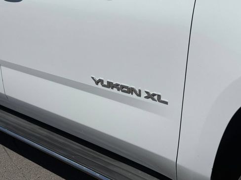 Used 2015 GMC Yukon XL SLT w/ Open Road Package AWD/4WD image 17