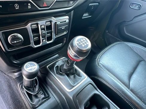 Used 2021 Jeep Wrangler Unlimited Sport image 24