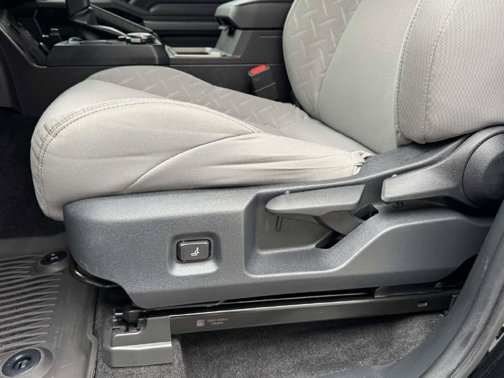 Used 2025 Toyota Tacoma SR5 AWD/4WD image 20