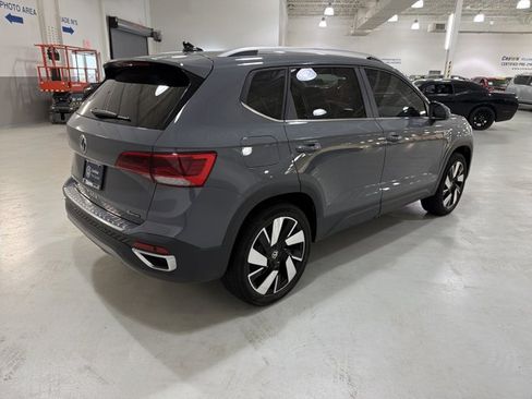 Certified 2024 Volkswagen Taos SEL AWD/4WD image 9