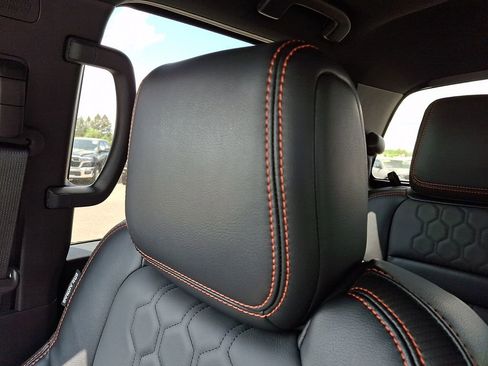 Used 2024 Nissan Frontier PRO-4X w/ Pro Premium Package AWD/4WD image 18