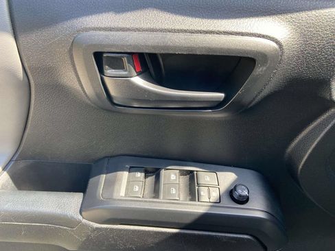 Used 2022 Toyota Tacoma SR w/ SR Convenience Package RWD image 14