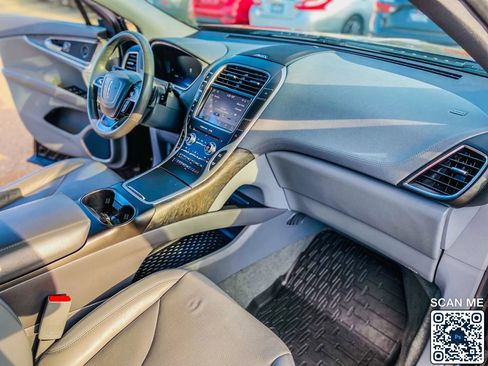 Used 2020 Lincoln Nautilus Reserve image 31