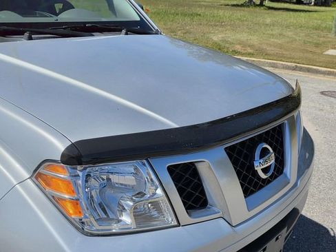 Used 2020 Nissan Frontier SV RWD image 21
