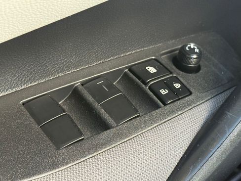 Certified 2022 Toyota Corolla L image 24