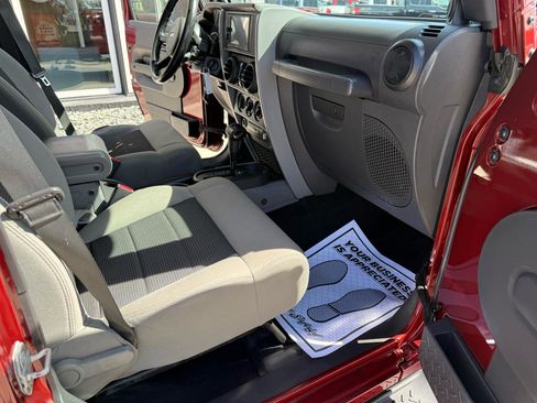 Used 2010 Jeep Wrangler Unlimited Sport w/ PWR Convenience Group image 13