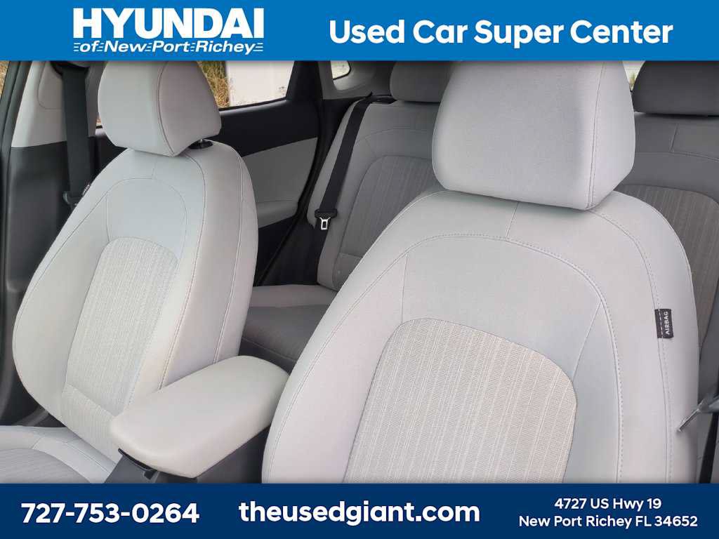 Used 2023 Hyundai Kona SEL FWD image 7