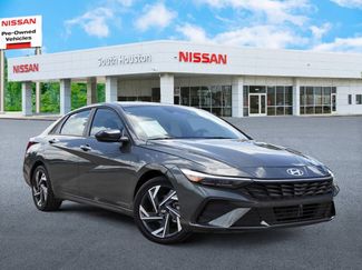 Used 2025 Hyundai Elantra SEL FWD video 1