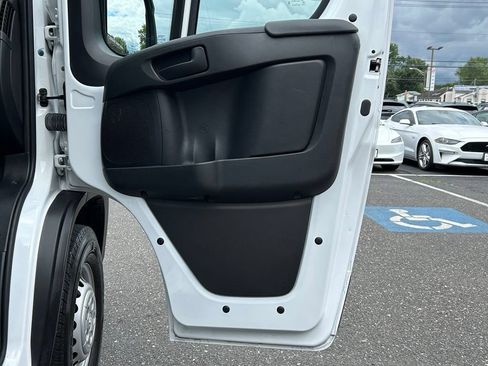 Used 2024 RAM ProMaster 2500 FWD image 9
