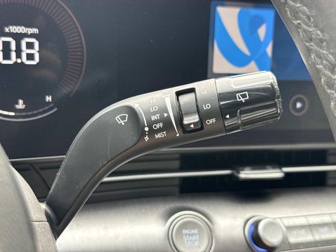Used 2024 Hyundai Kona SEL AWD/4WD image 17