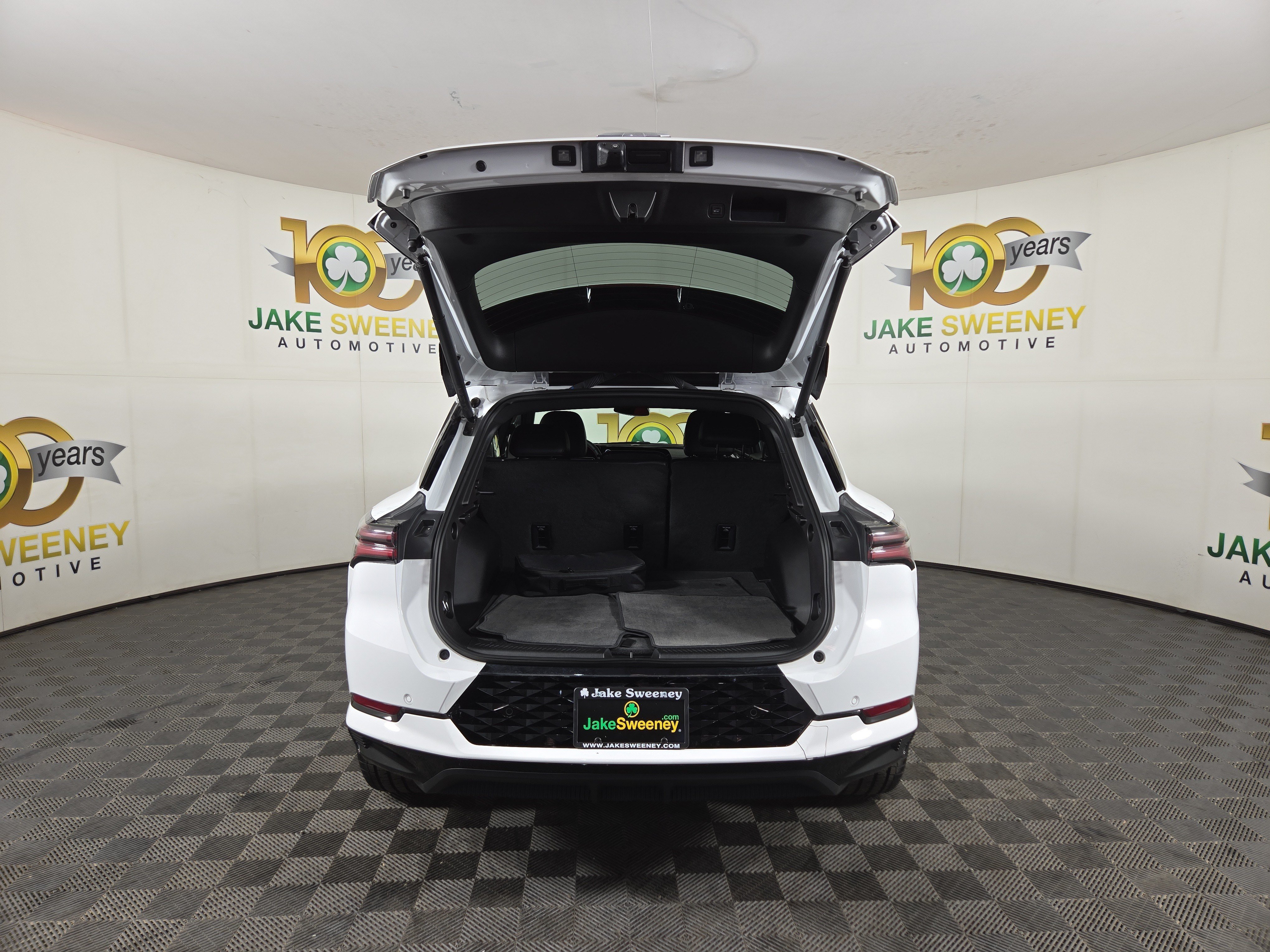 Certified 2024 Chevrolet Equinox EV RS FWD image 31