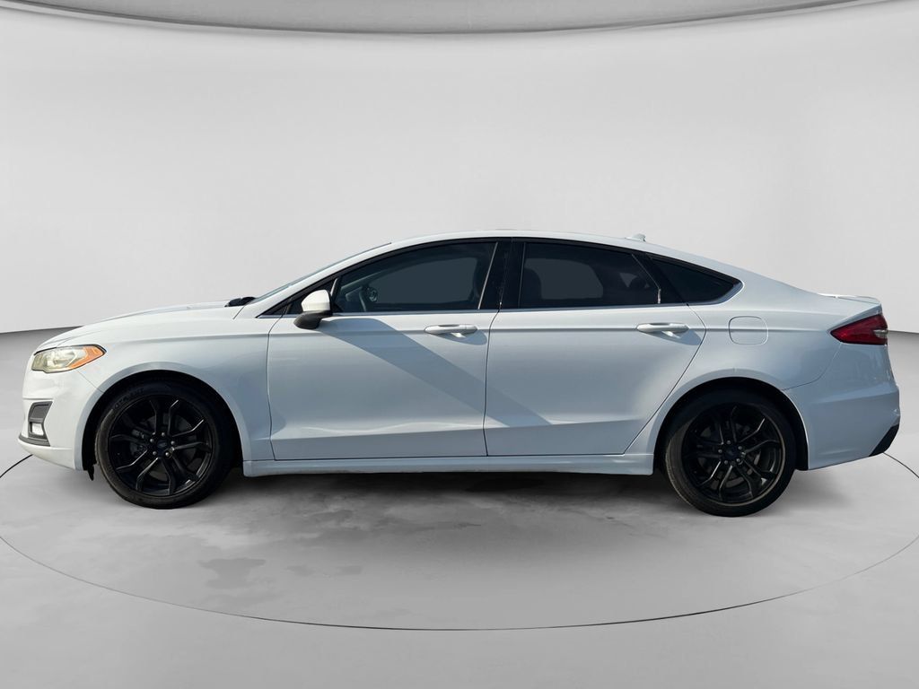 Used 2020 Ford Fusion SE w/ Equipment Group 151A FWD image 3