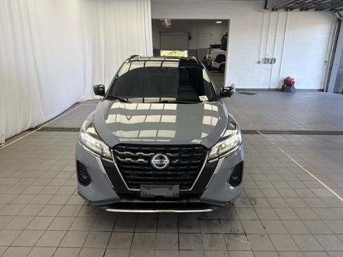 Used 2021 Nissan Kicks SR w/ SR Premium Package FWD image 2