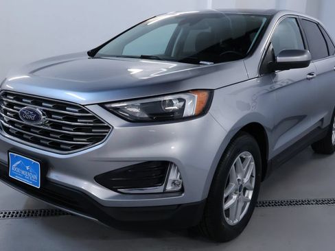 Used 2022 Ford Edge SEL w/ Convenience Package AWD/4WD image 3