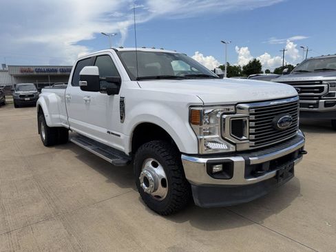 Used 2020 Ford F350 Lariat w/ Lariat Value Package AWD/4WD image 3