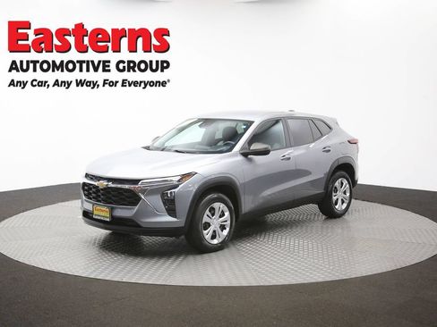Used 2024 Chevrolet Trax LS w/ Driver Confidence Package FWD image 50