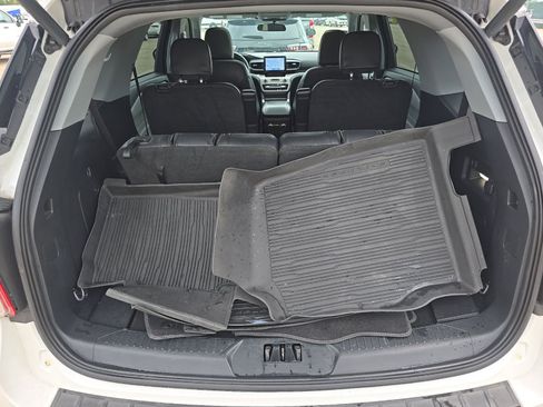 Used 2023 Ford Explorer XLT w/ Equipment Group 202A RWD image 5