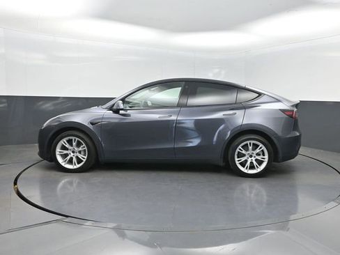 Used 2022 Tesla Model Y Long Range AWD/4WD image 2