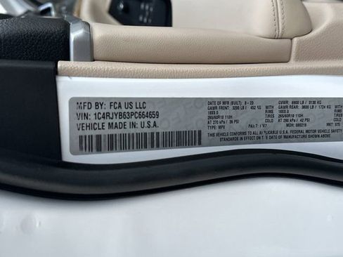 Used 2023 Jeep Grand Cherokee 4WD 4xe w/ Luxury Tech Group II image 38