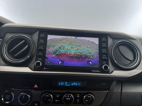 Used 2022 Toyota Tacoma TRD Sport w/ Technology Package AWD/4WD image 15