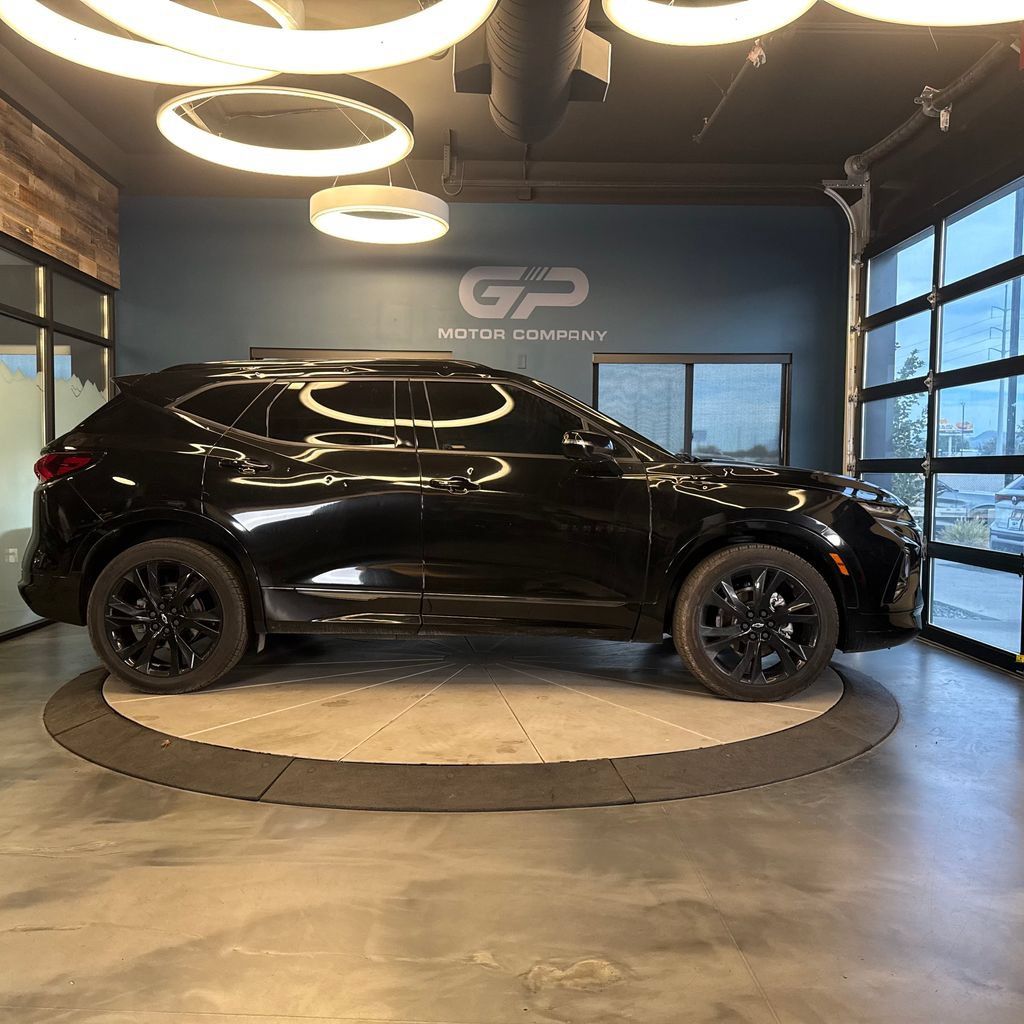 Used 2022 Chevrolet Blazer RS w/ Enhanced Convenience Package AWD/4WD image 2