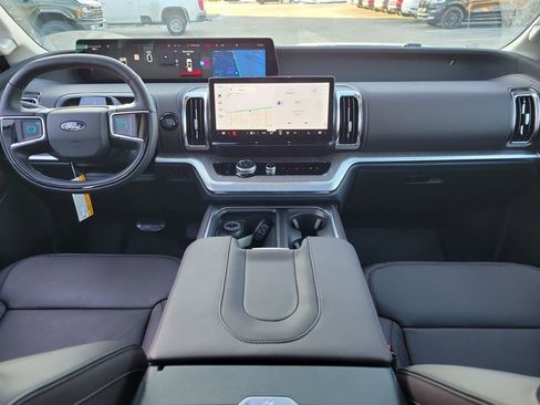 New 2025 Ford Expedition Platinum w/ Platinum Ultimate Package image 11