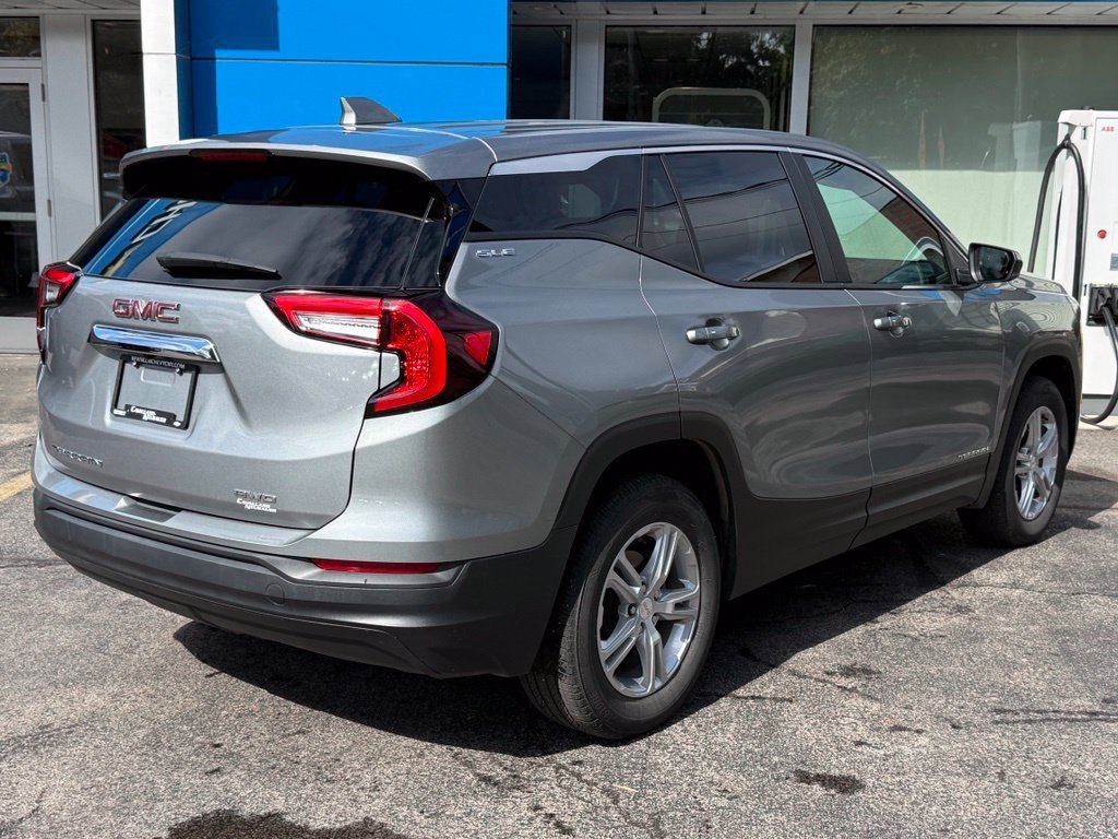 Used 2023 GMC Terrain SLE AWD/4WD image 5