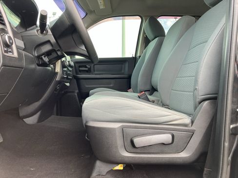 Used 2018 RAM 1500 Express w/ Black Ram 1500 Express Group AWD/4WD image 26