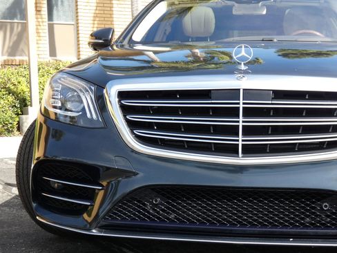 Used 2018 Mercedes-Benz S 560 Sedan image 18