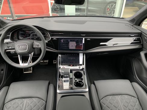 New 2026 Audi SQ7 Prestige image 12