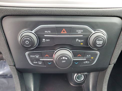 Used 2023 Dodge Charger SXT image 24