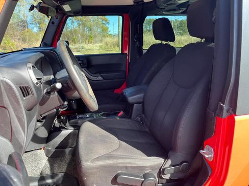 Used 2013 Jeep Wrangler Sport image 9